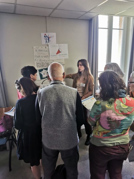 Tout le monde à table ! L'heure des alliances